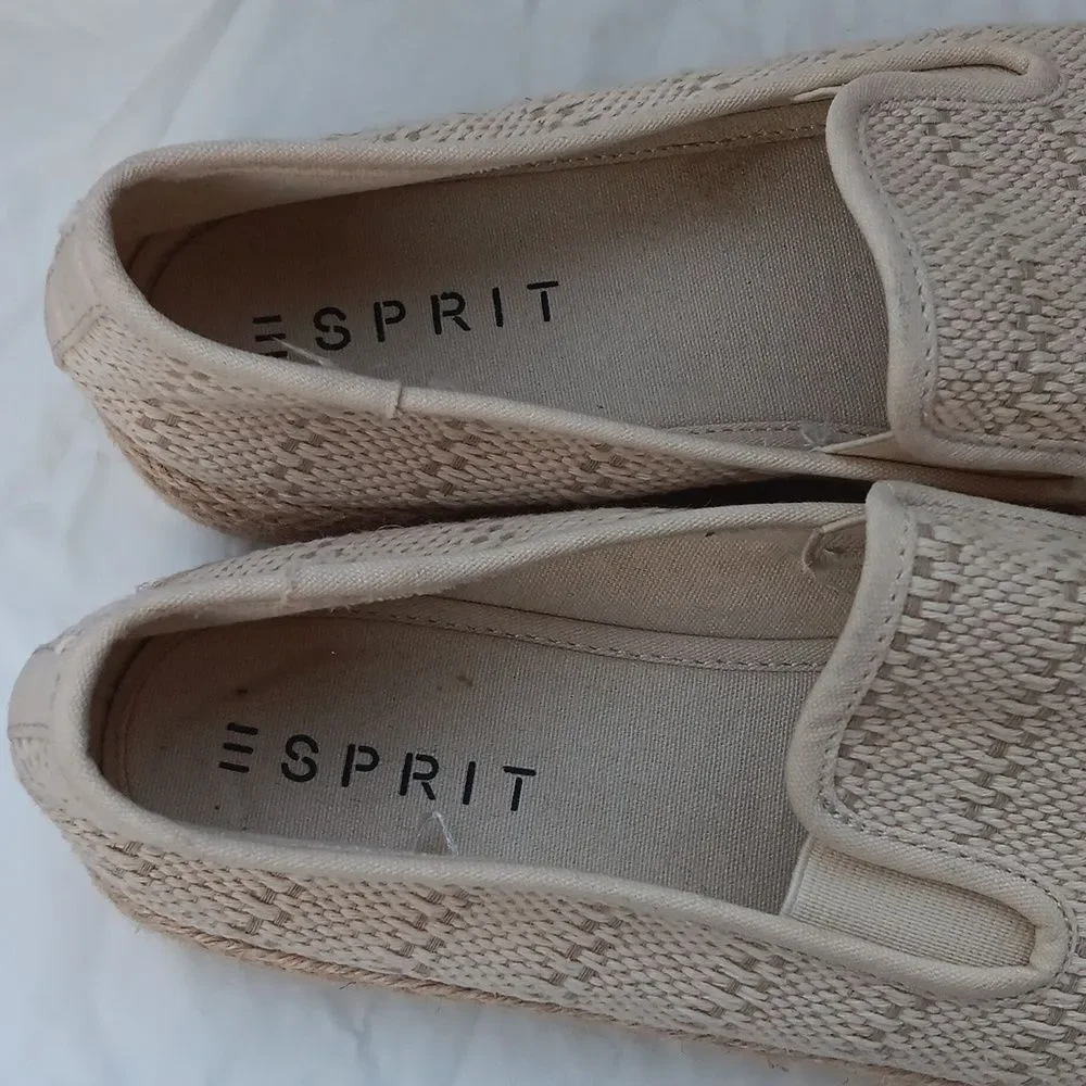 Esprit Women's Cream Slip-On Shoes Size 8.5